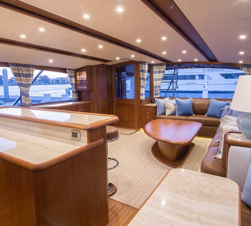 82 SPORTFISHERMAN Sistership Interior – Main salon 2